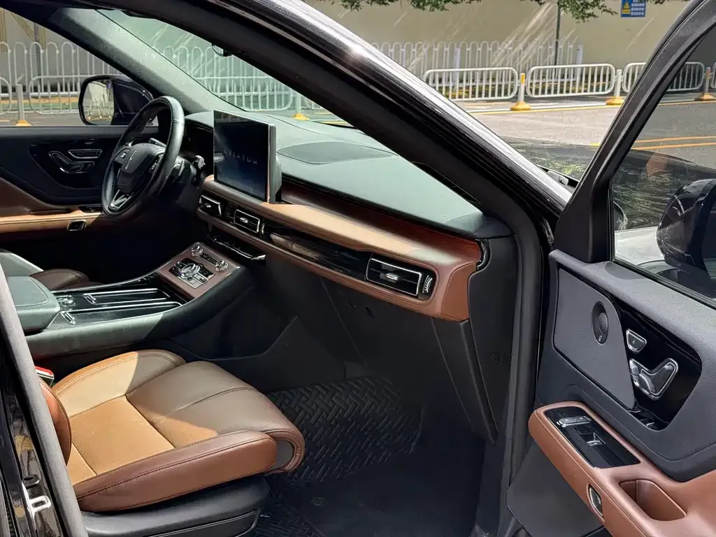 Lincoln Aviator 2022 из CN, фото 10