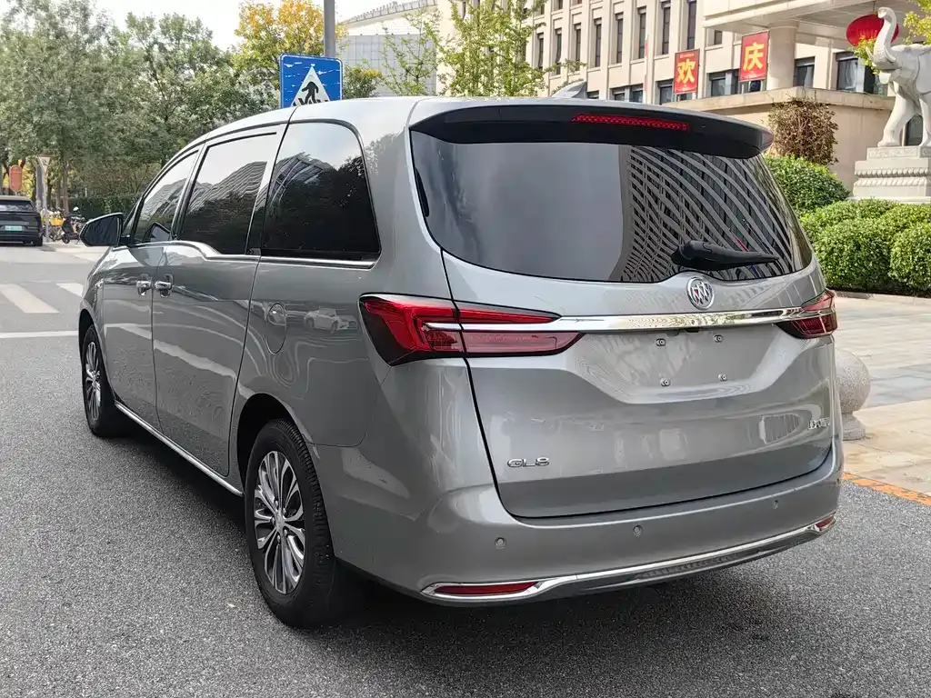 Buick GL8 2023 из CN, фото 3