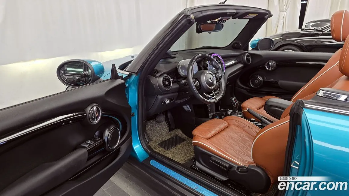 Mini Cooper Convertible 2021 из KR, фото 10