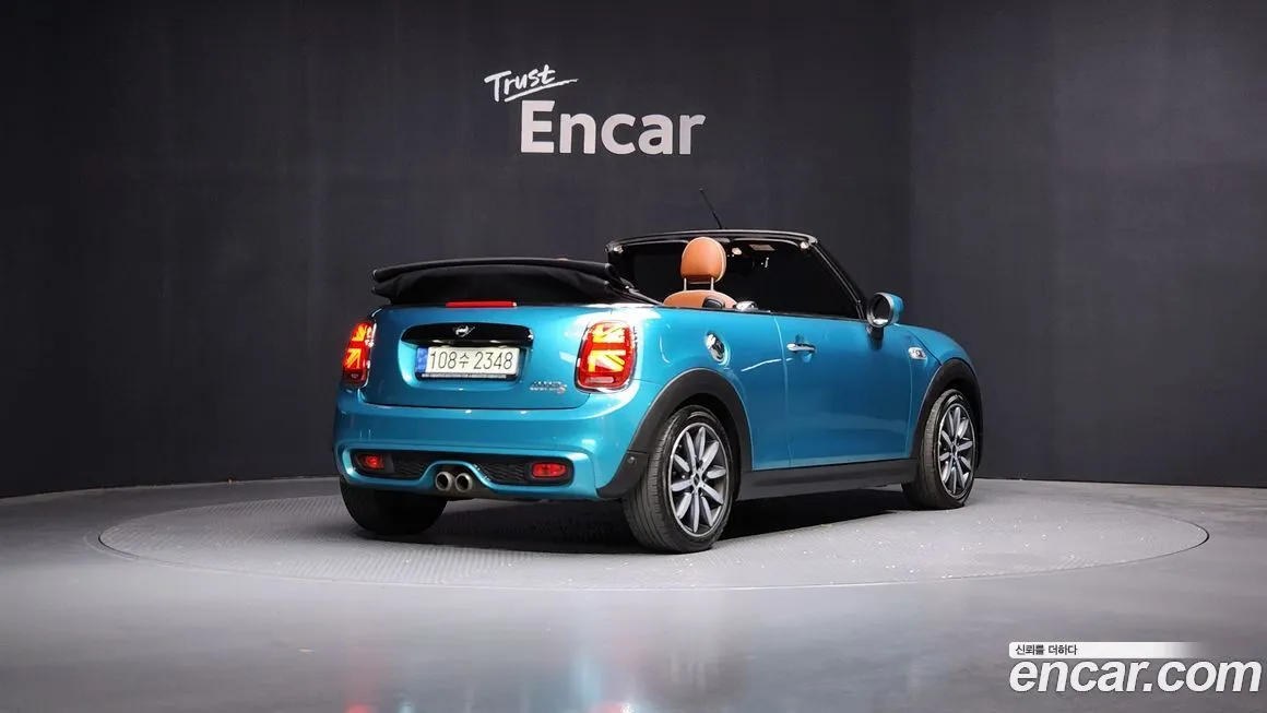 Mini Cooper Convertible 2021 из KR, фото 2
