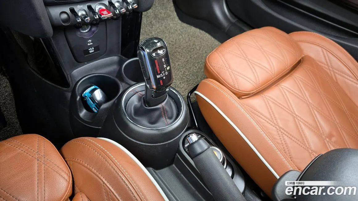 Mini Cooper Convertible 2021 из KR, фото 9