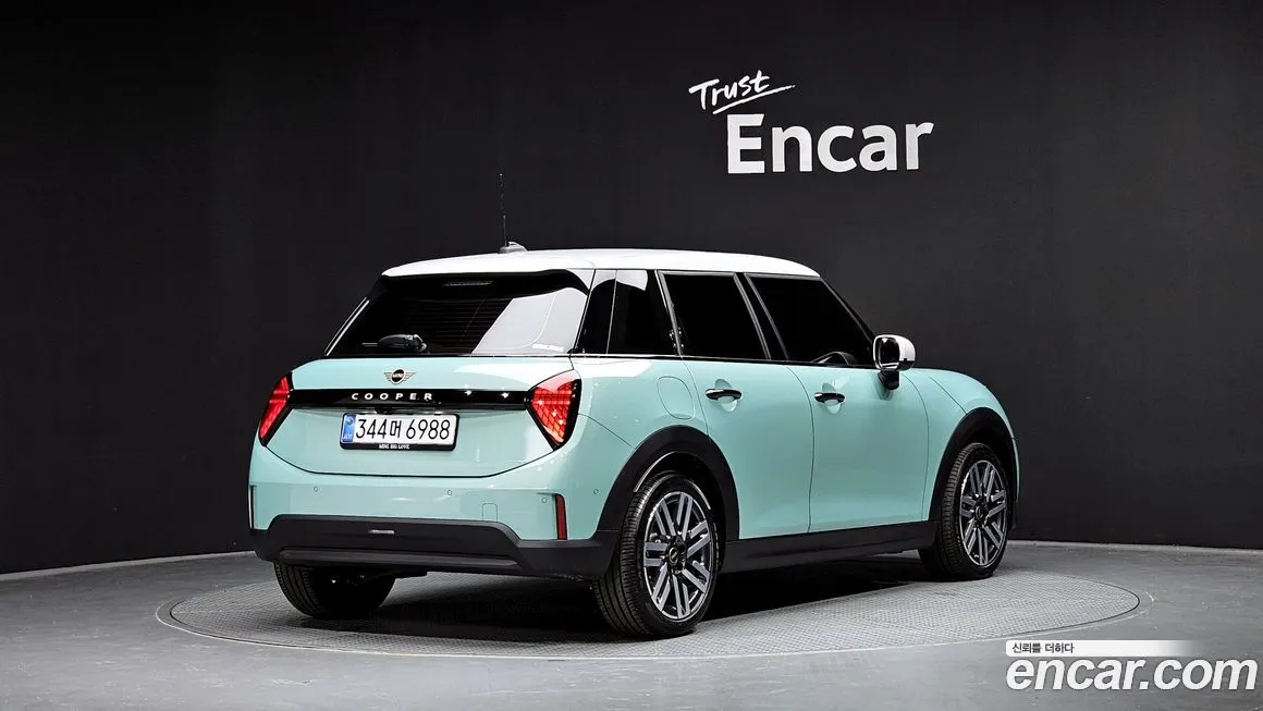 Mini Cooper 2025 из KR, фото 2