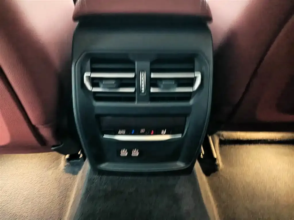 BMW 3 Series 2023 из CN, фото 10