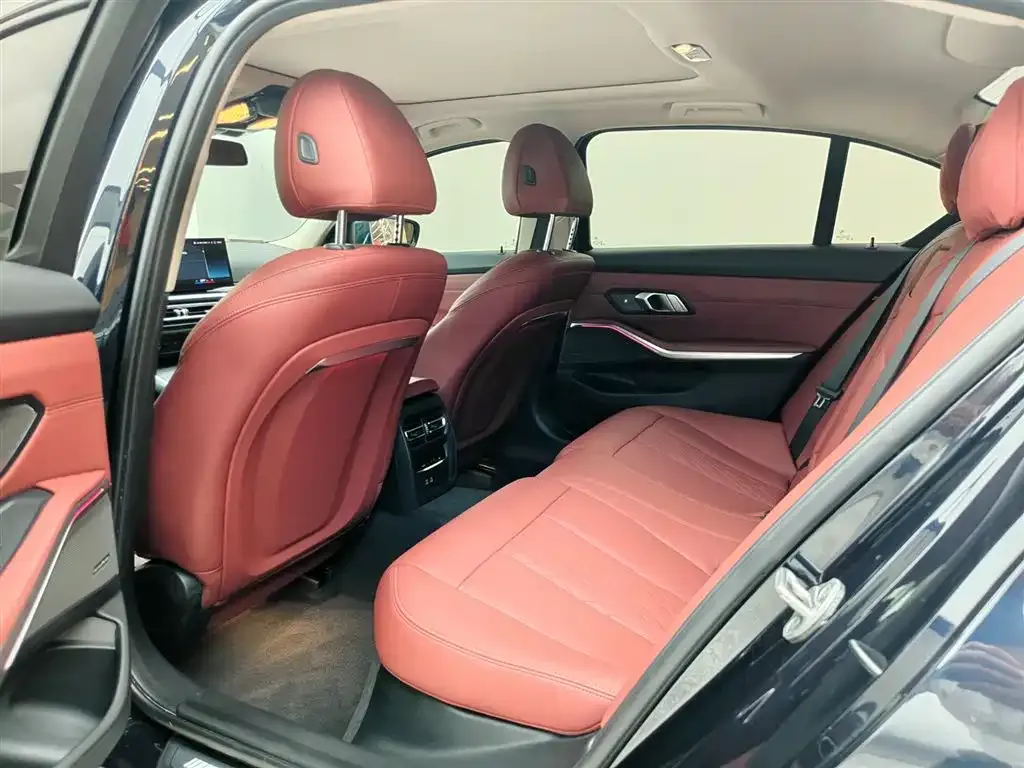 BMW 3 Series 2023 из CN, фото 8