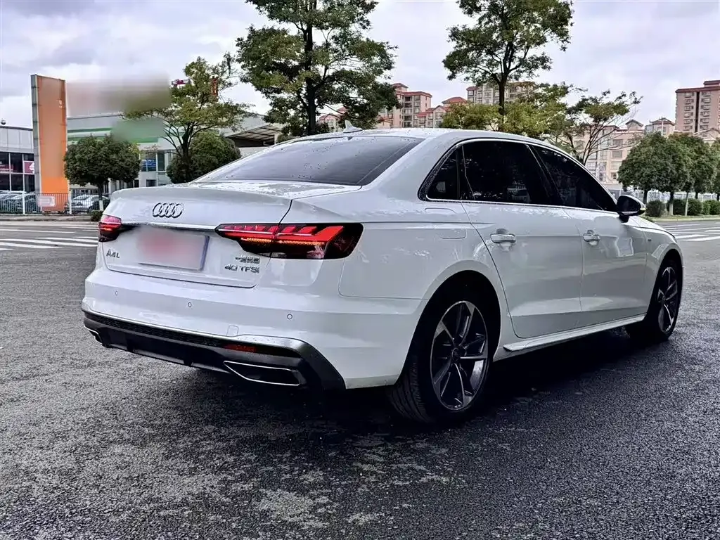 Audi A4L 2023 из CN, фото 4