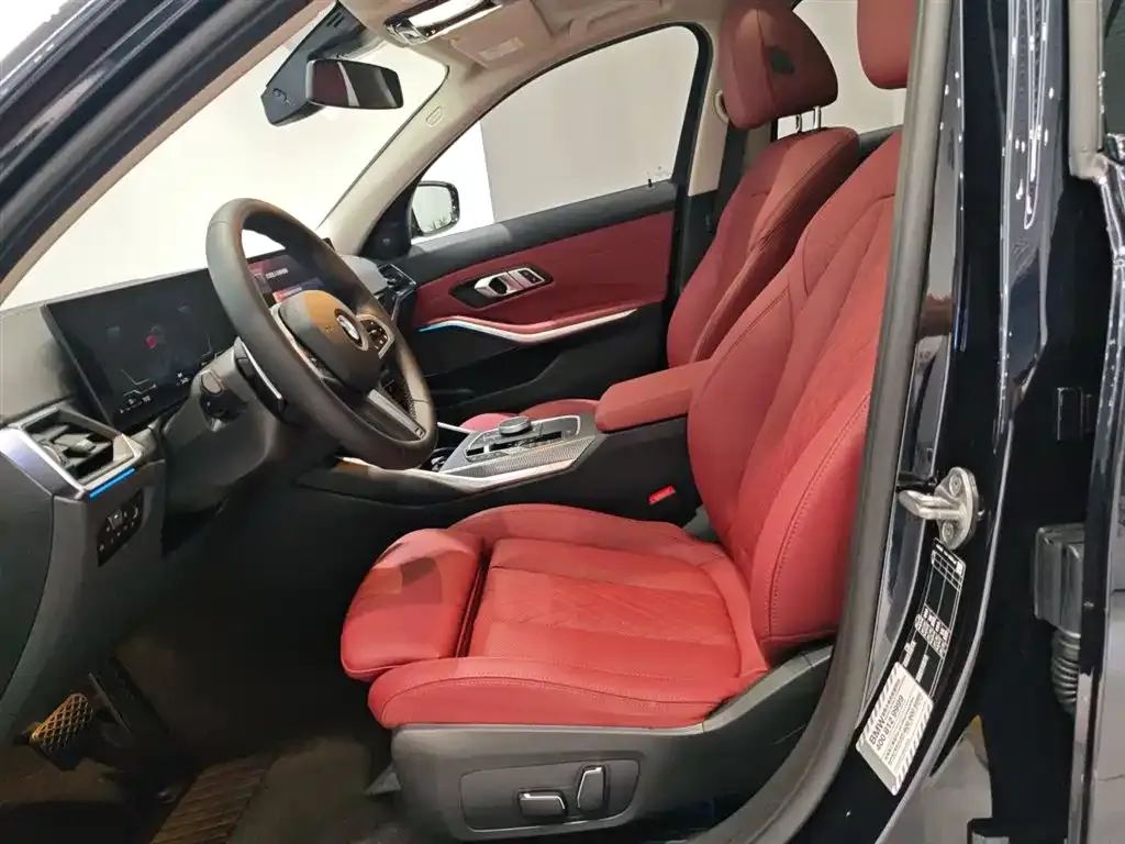 BMW 3 Series 2024 из CN, фото 8