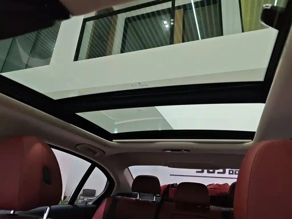 BMW 3 Series 2024 из CN, фото 9
