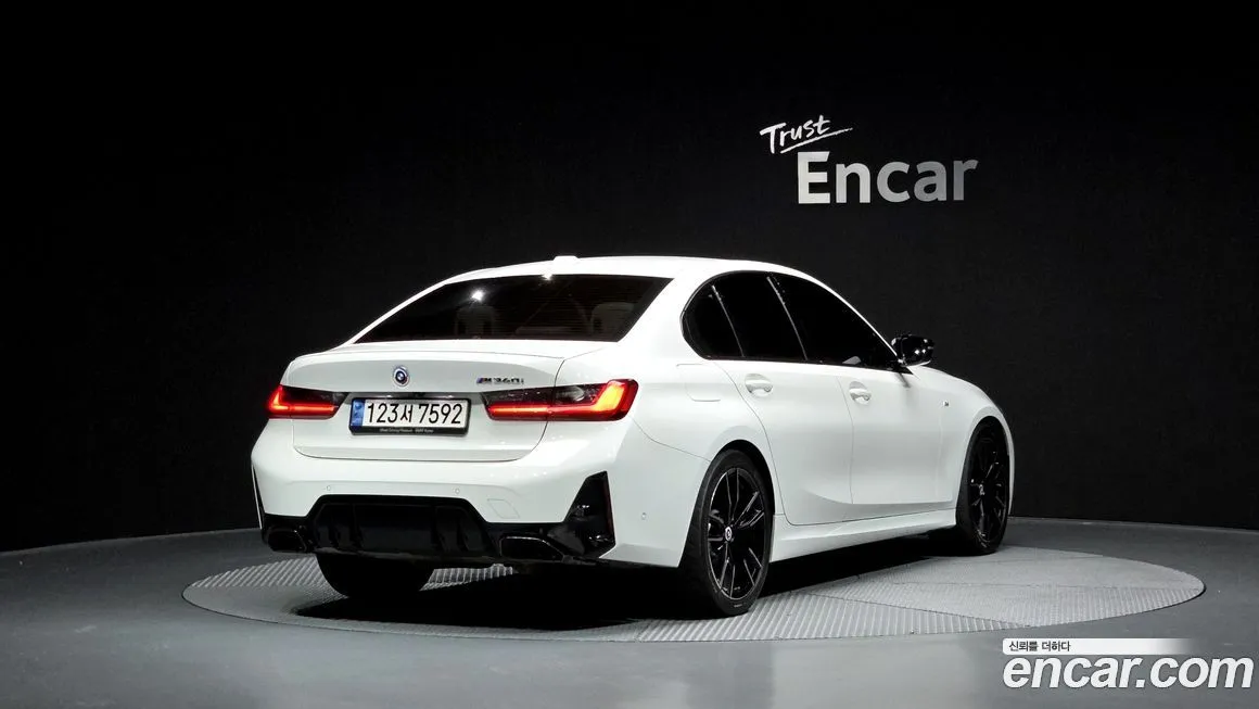 BMW 3-Series 2023 из KR, фото 2