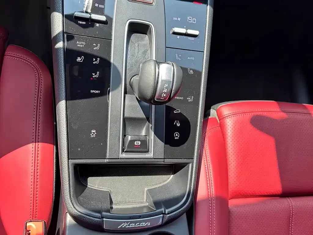 Porsche Macan 2024 из CN, фото 8