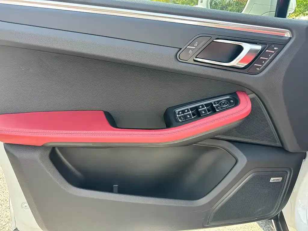 Porsche Macan 2024 из CN, фото 9