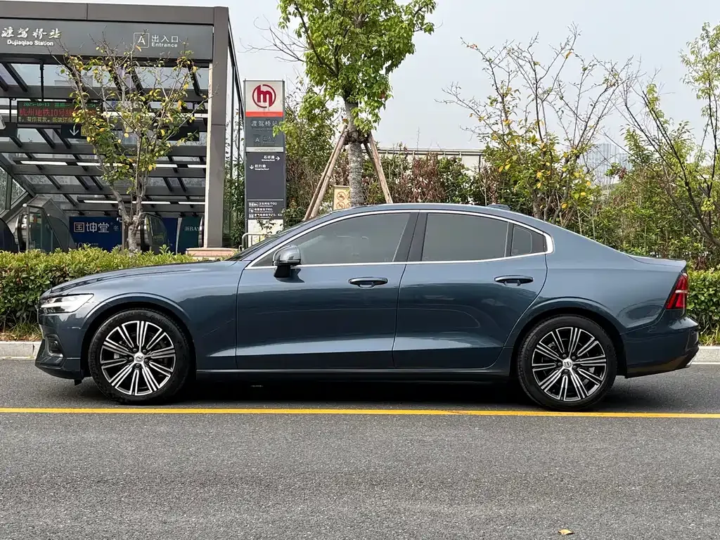 Volvo S60 — фото 3