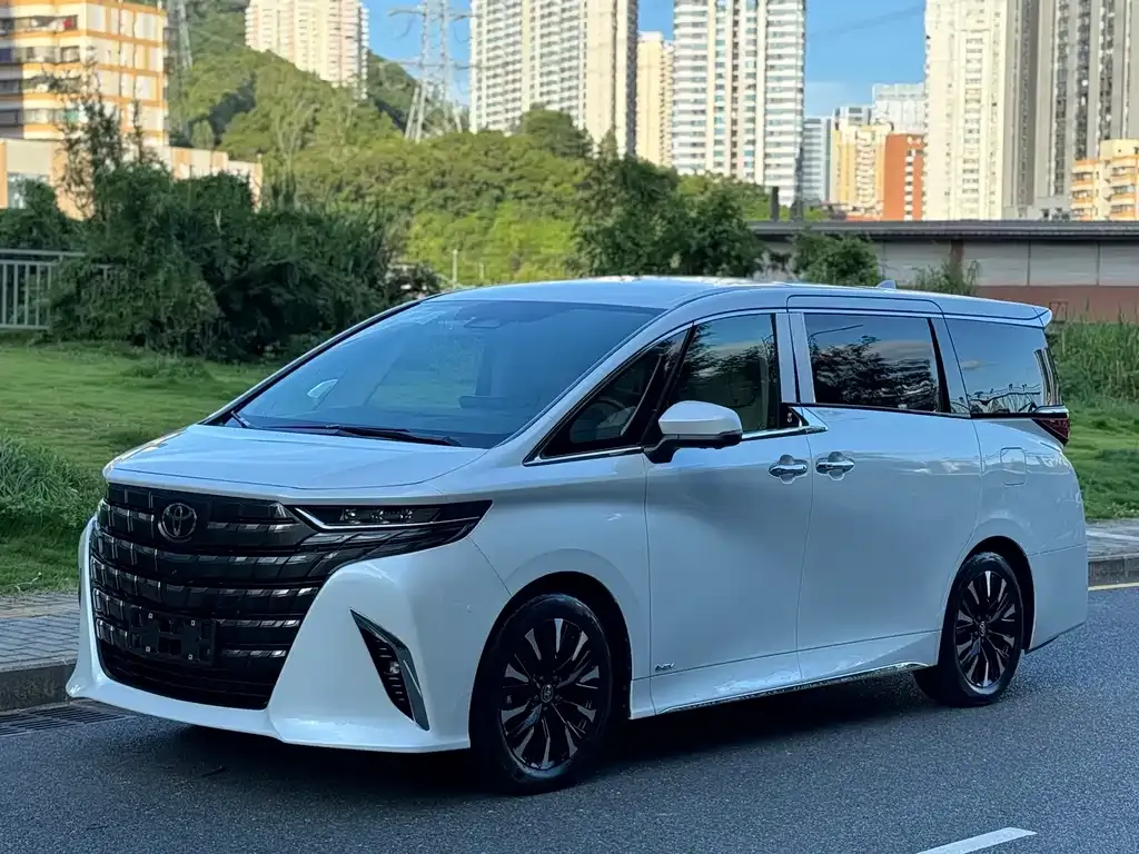 Toyota Alphard 2024 из CN, фото 1
