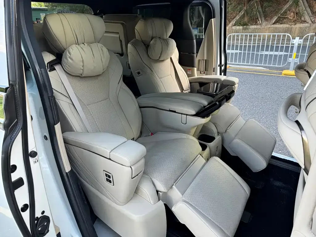 Toyota Alphard 2024 из CN, фото 8