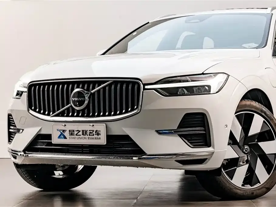 Volvo XC60 PHEV 2024 из CN, фото 2