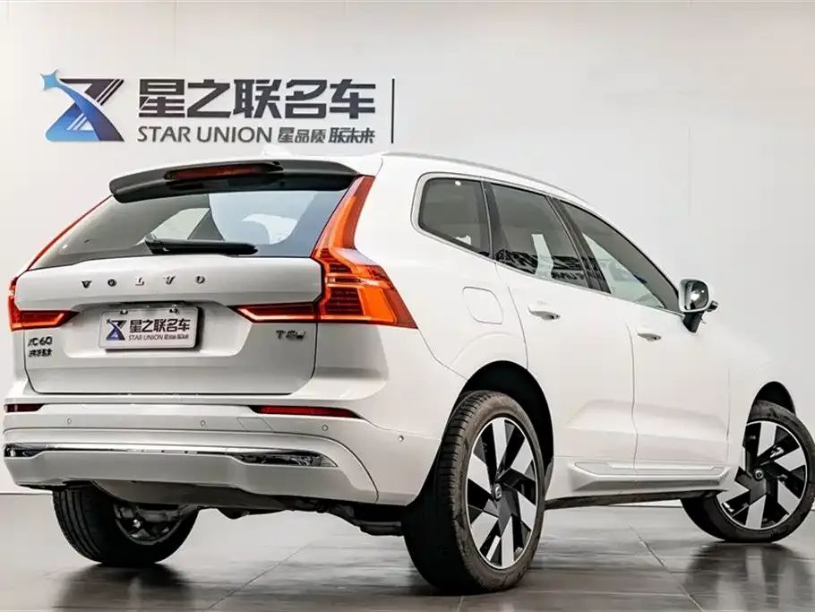 Volvo XC60 PHEV 2024 из CN, фото 7