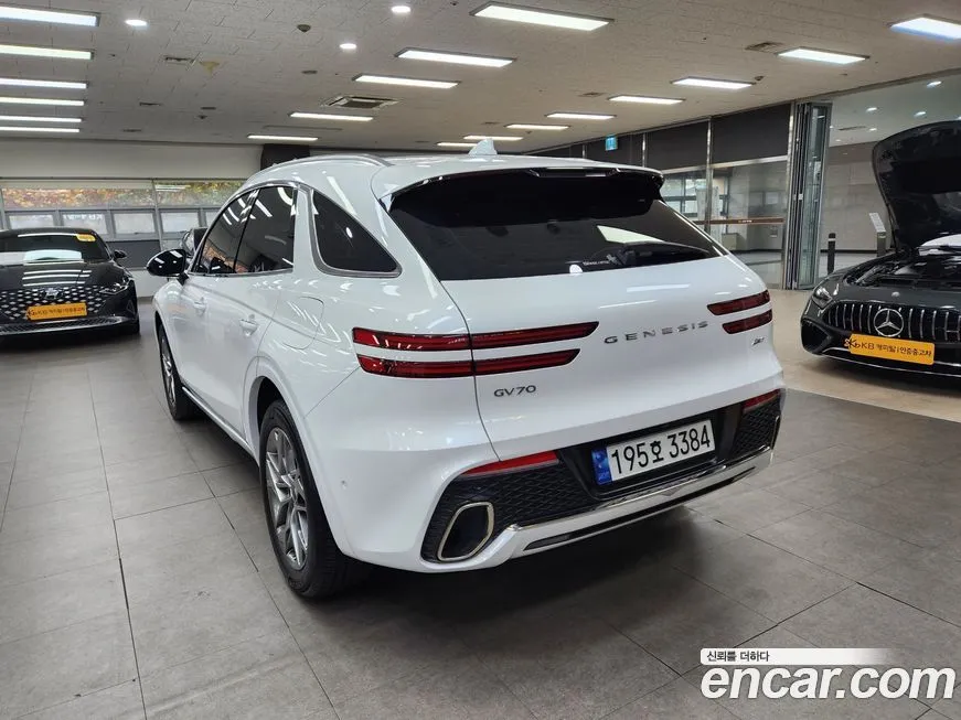 Genesis GV70 2023 из KR, фото 2