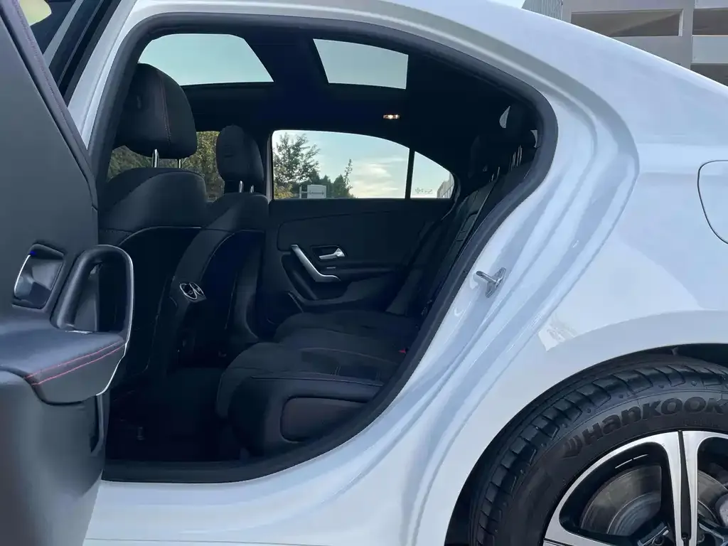 Mercedes-Benz A-Class 2024 из CN, фото 9