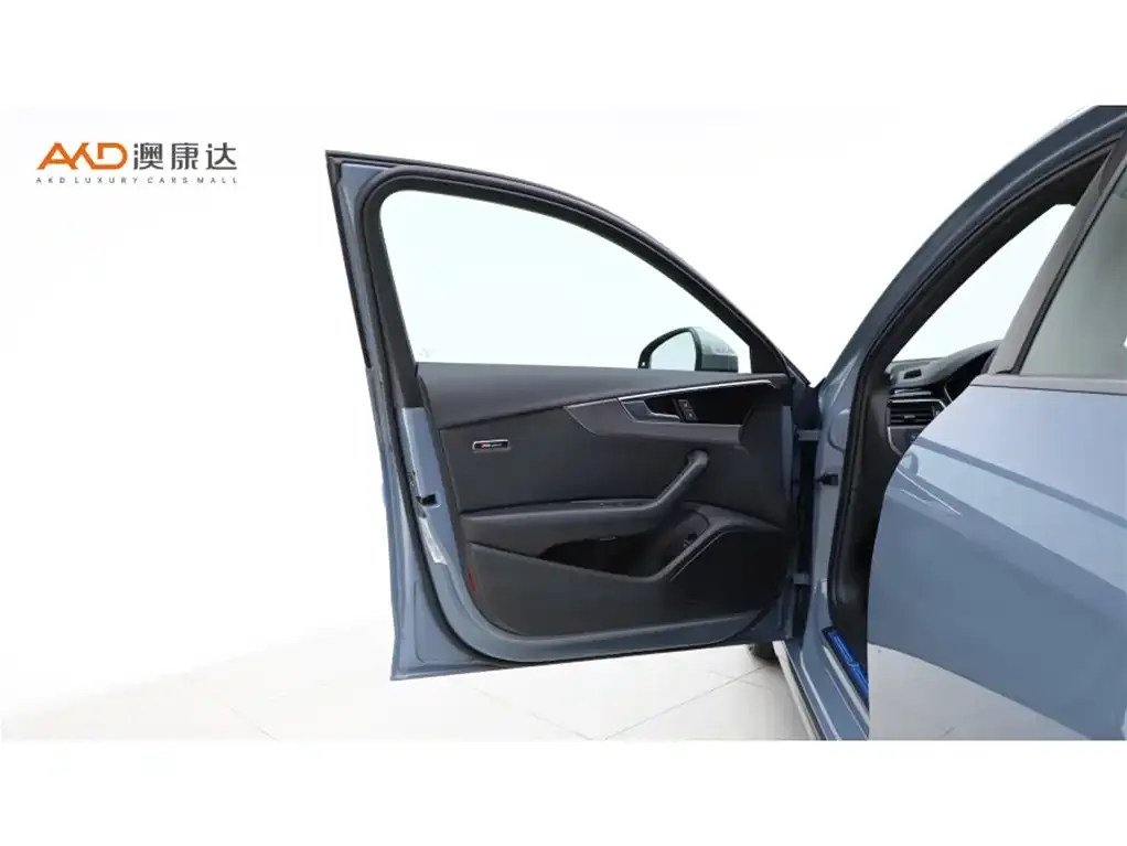 Audi A4L 2022 из CN, фото 10