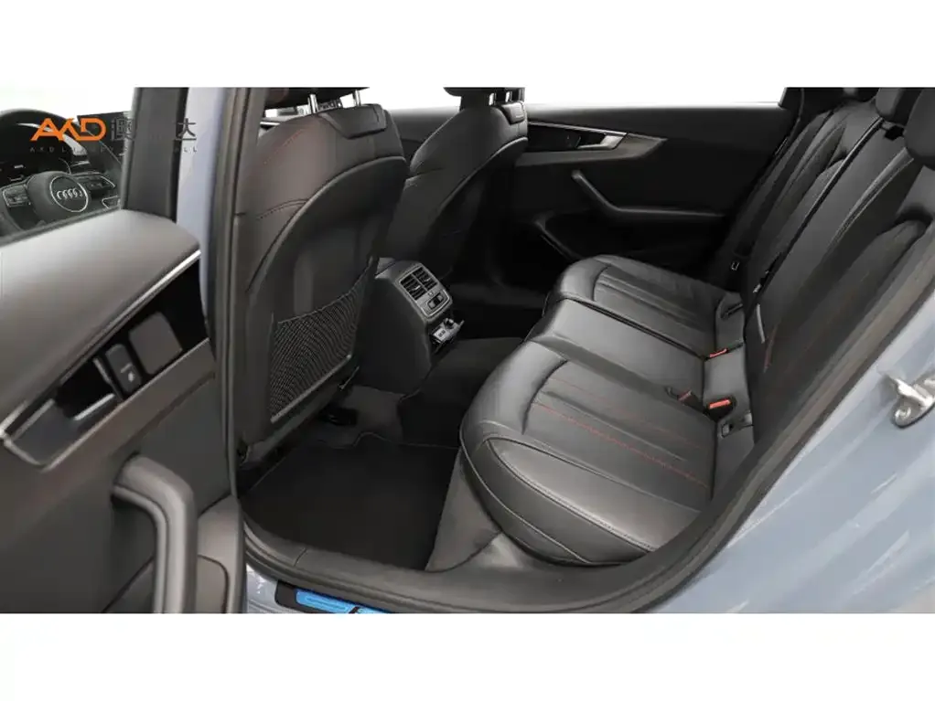 Audi A4L 2022 из CN, фото 7