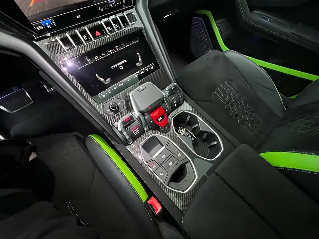 Lamborghini Urus 2024 из CN, фото 3