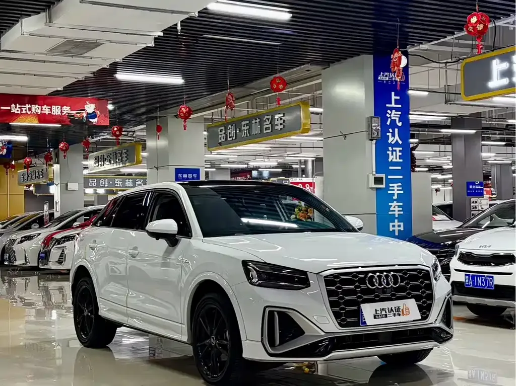 Audi Q2L 2023 из CN, фото 2
