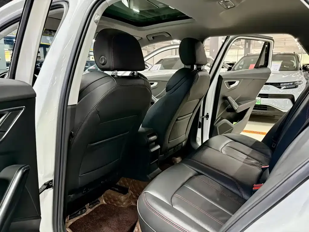 Audi Q2L 2023 из CN, фото 6