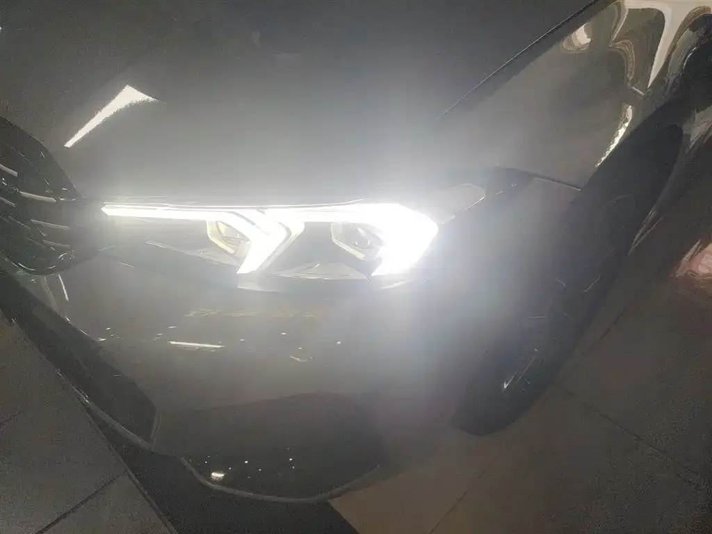 BMW 3 Series 2024 из CN, фото 7