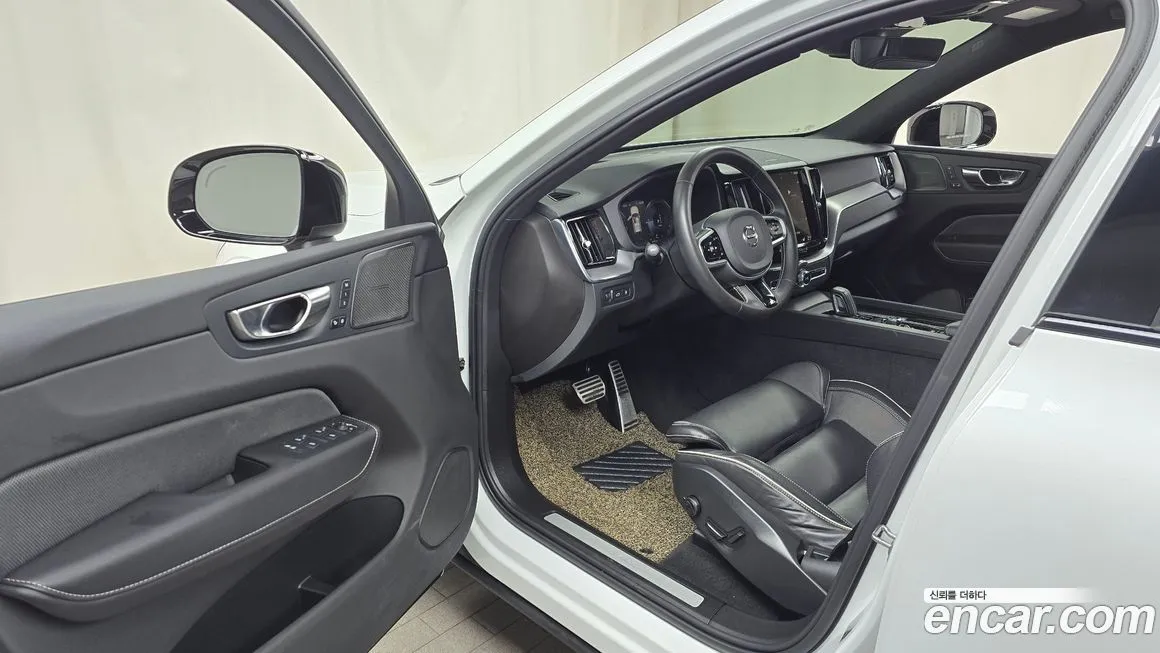 Volvo XC60 2021 из KR, фото 10