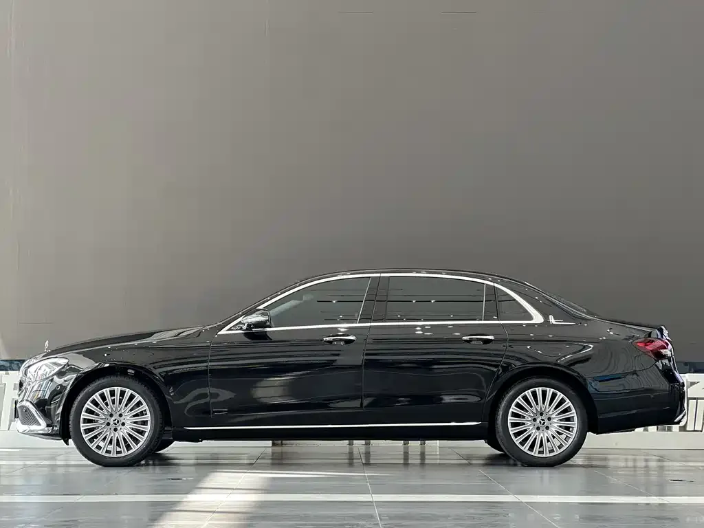 Mercedes-Benz E-Class 2023 из CN, фото 2