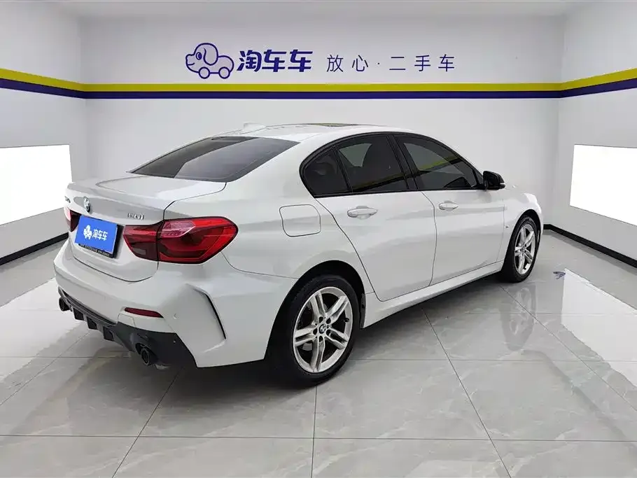 BMW 1 Series 2023 из CN, фото 3