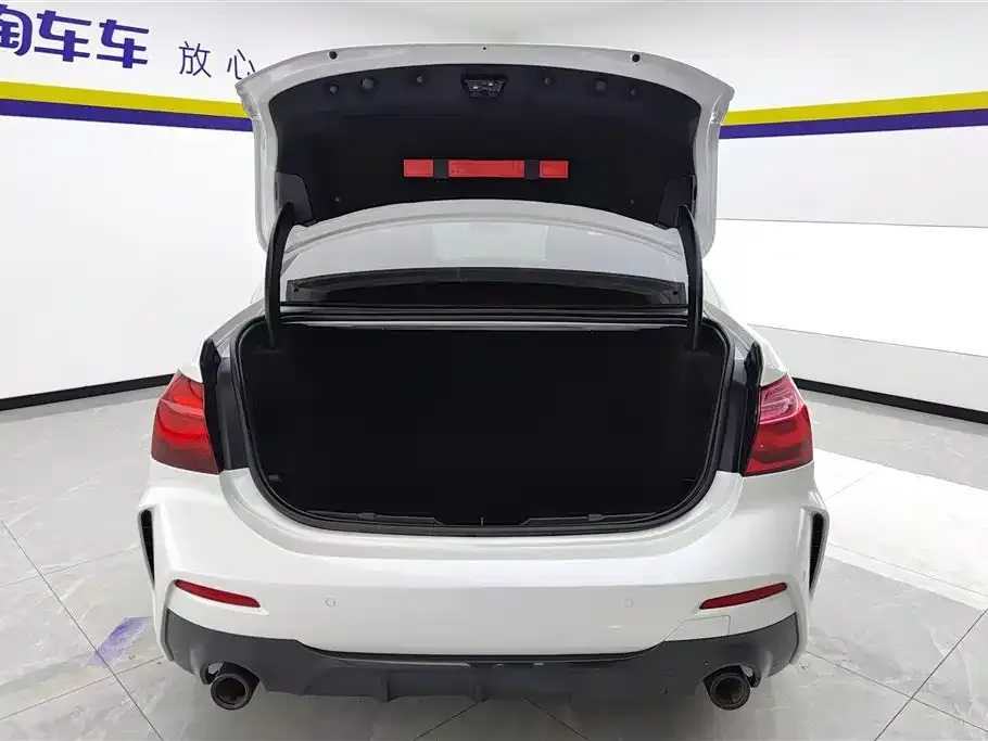 BMW 1 Series 2023 из CN, фото 4