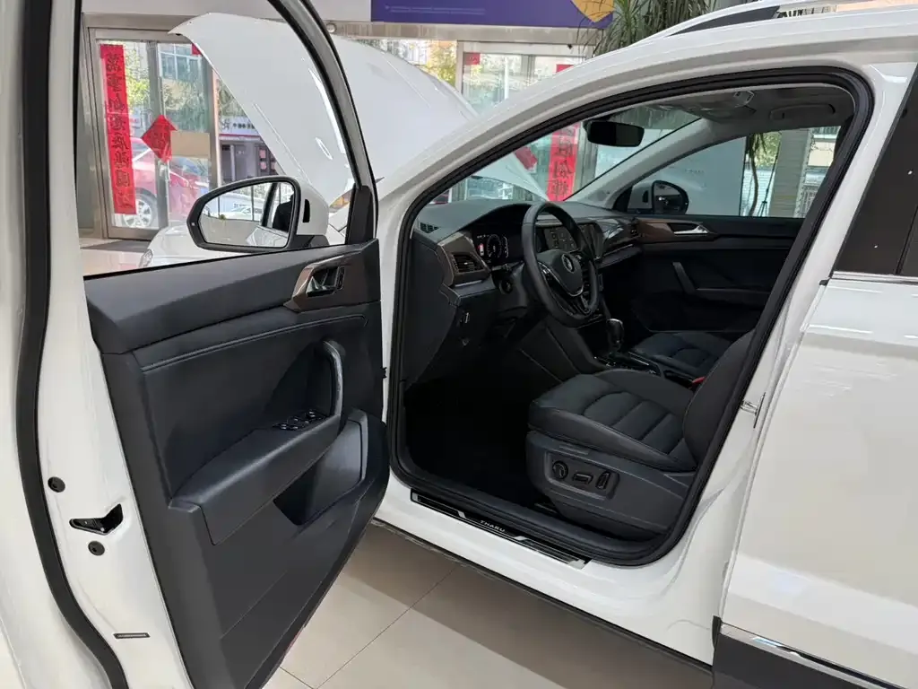 Volkswagen Tharu 2022 из CN, фото 8