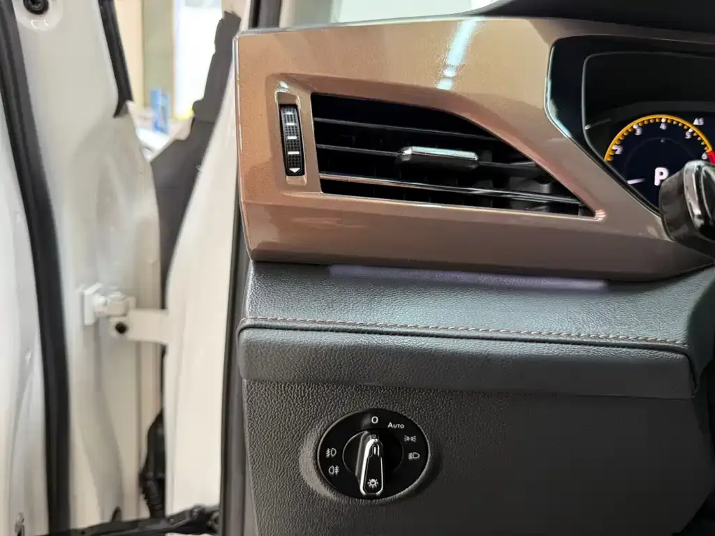 Volkswagen Tharu 2022 из CN, фото 9