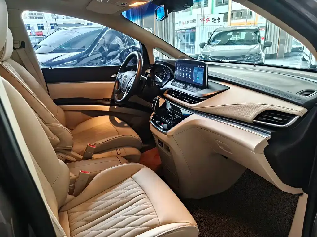 Buick GL8 2024 из CN, фото 9