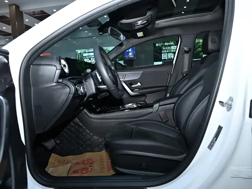 Mercedes-Benz A-Class 2023 из CN, фото 10