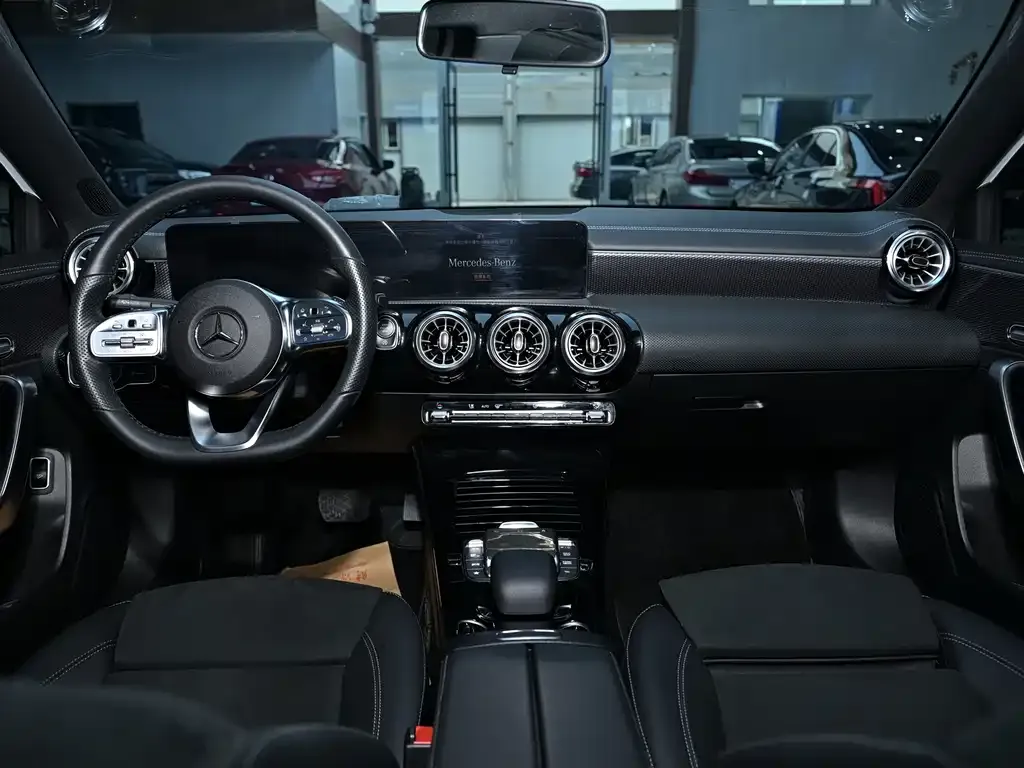 Mercedes-Benz A-Class 2023 из CN, фото 6