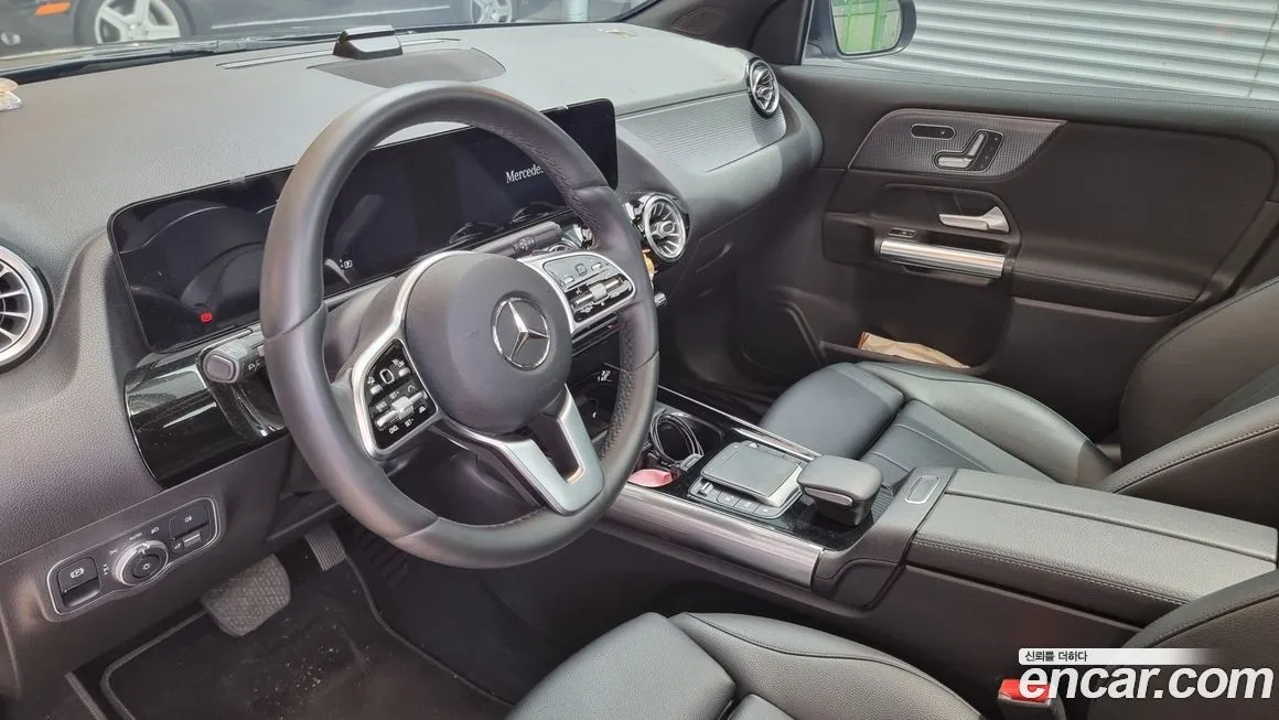 Mercedes-Benz GLA-Class — фото 10