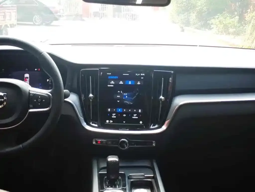 Volvo S60 2024 из CN, фото 5