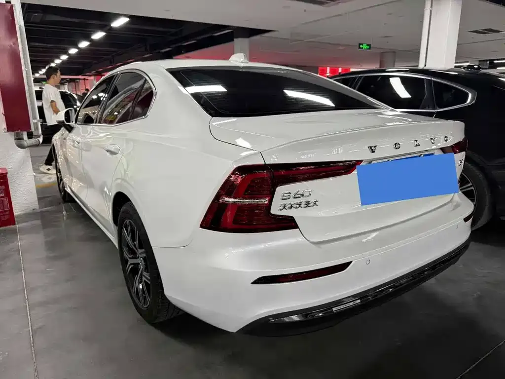 Volvo S60 2024 из CN, фото 9