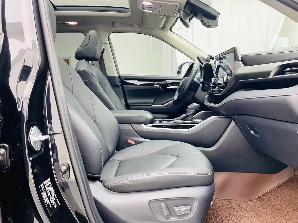 Toyota Highlander 2022 из CN, фото 2