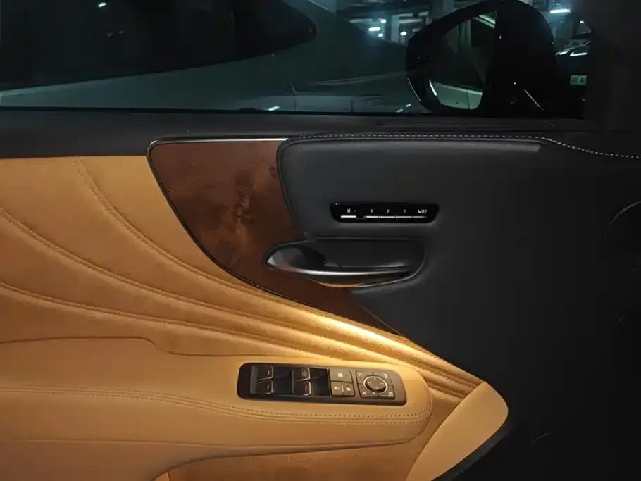 Lexus LS 2021 из CN, фото 7