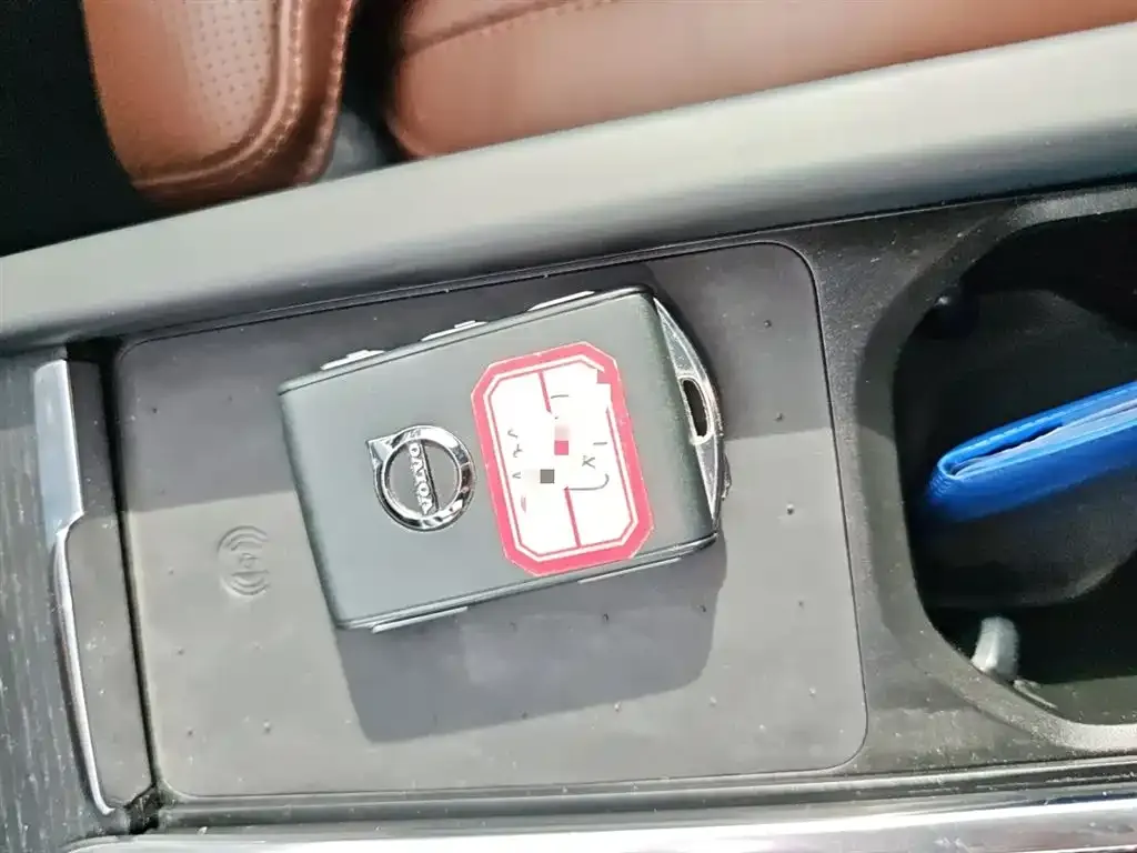 Volvo XC90 PHEV 2024 из CN, фото 9