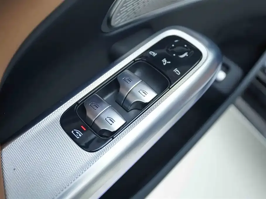 Mercedes-Benz E-Class 2025 из CN, фото 9