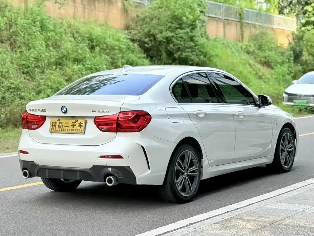 BMW 1 Series 2021 из CN, фото 9