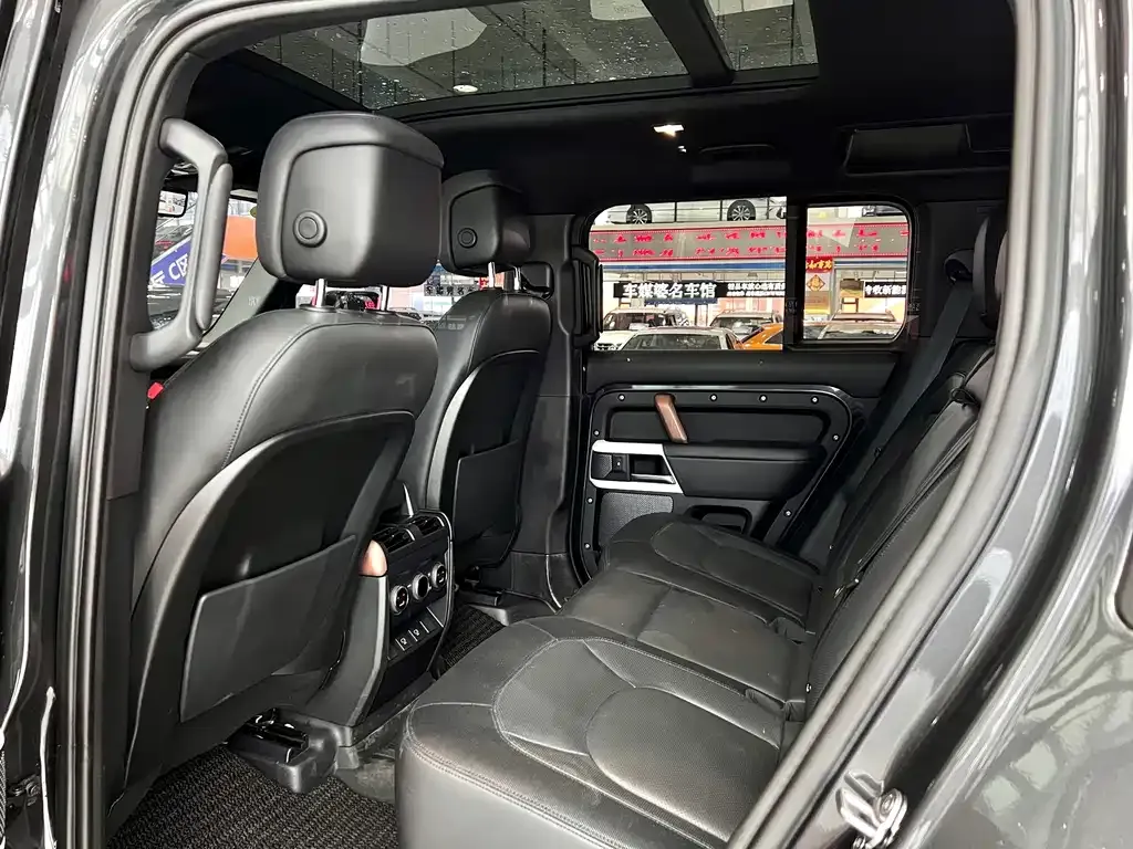 Land Rover Defender — фото 6