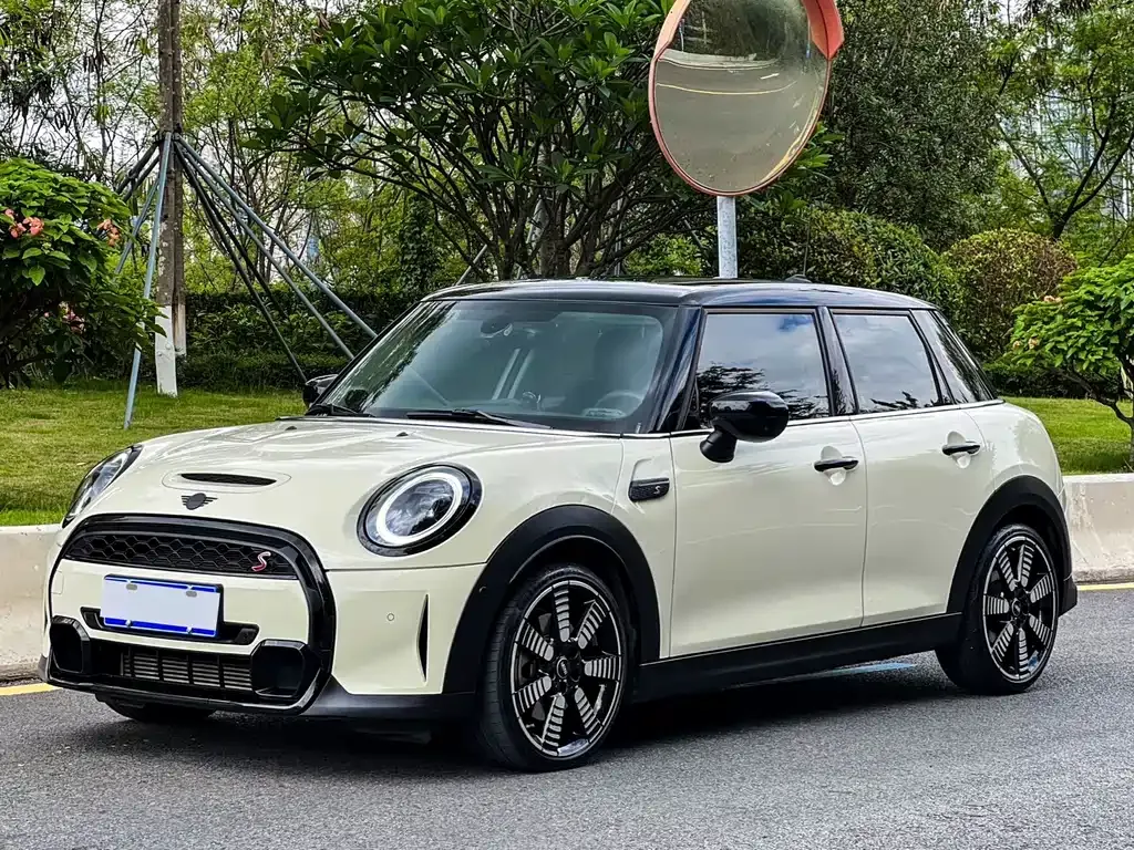 MINI Cooper (3-door) 2022 из CN, фото 1