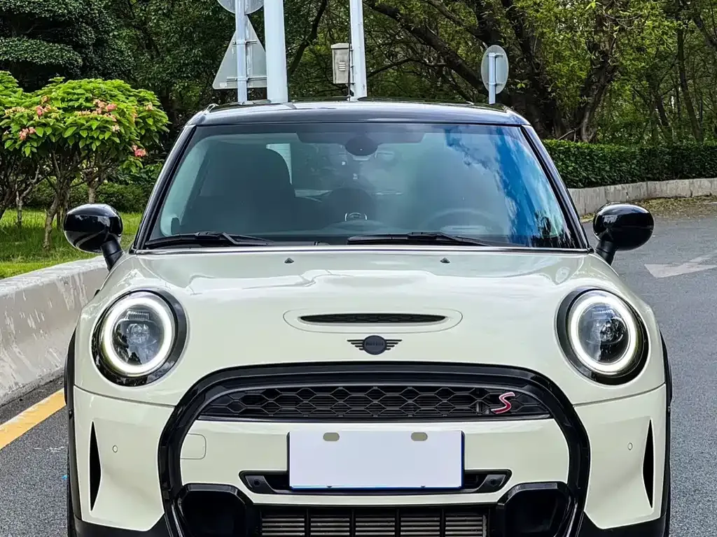 MINI Cooper (3-door) 2022 из CN, фото 2