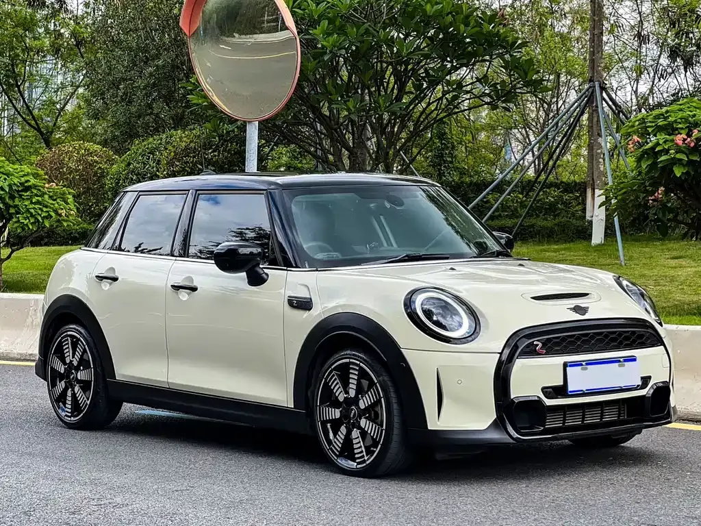 MINI Cooper (3-door) 2022 из CN, фото 3