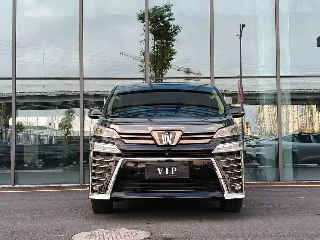 Toyota Vellfire — фото 2