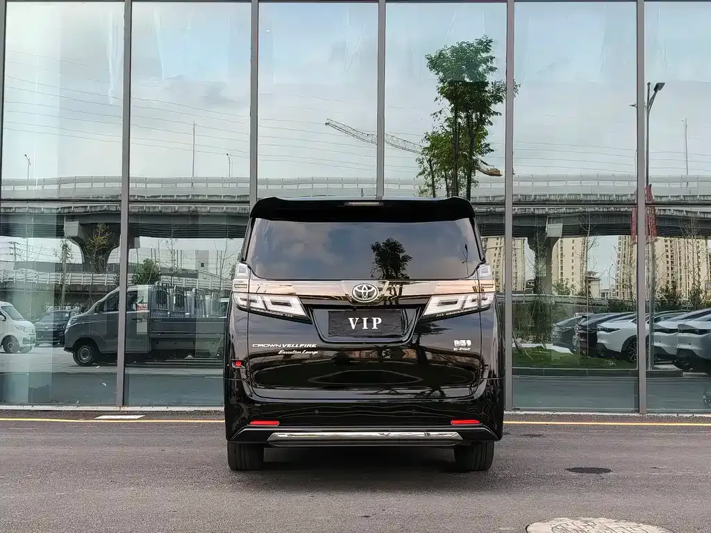Toyota Vellfire — фото 4